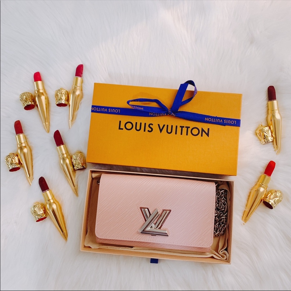 Louis vuitton , small size, pink color